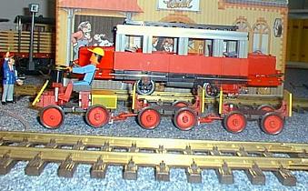 Bahnhofsszene mit Gepäckwagen